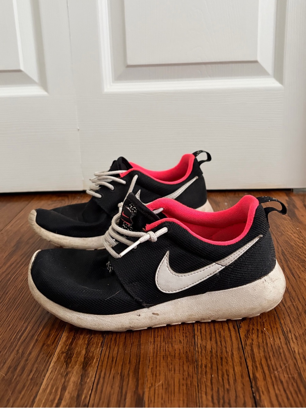 Nike • Roshe One Sneakers